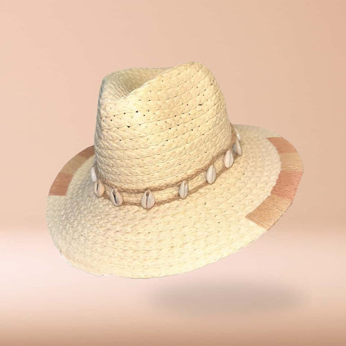 Sombrero de paja con conchas cauri "Island Drift"