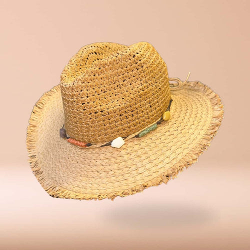 Sombrero de paja con borde deshilachado y cuentas "Tierra Libre"
